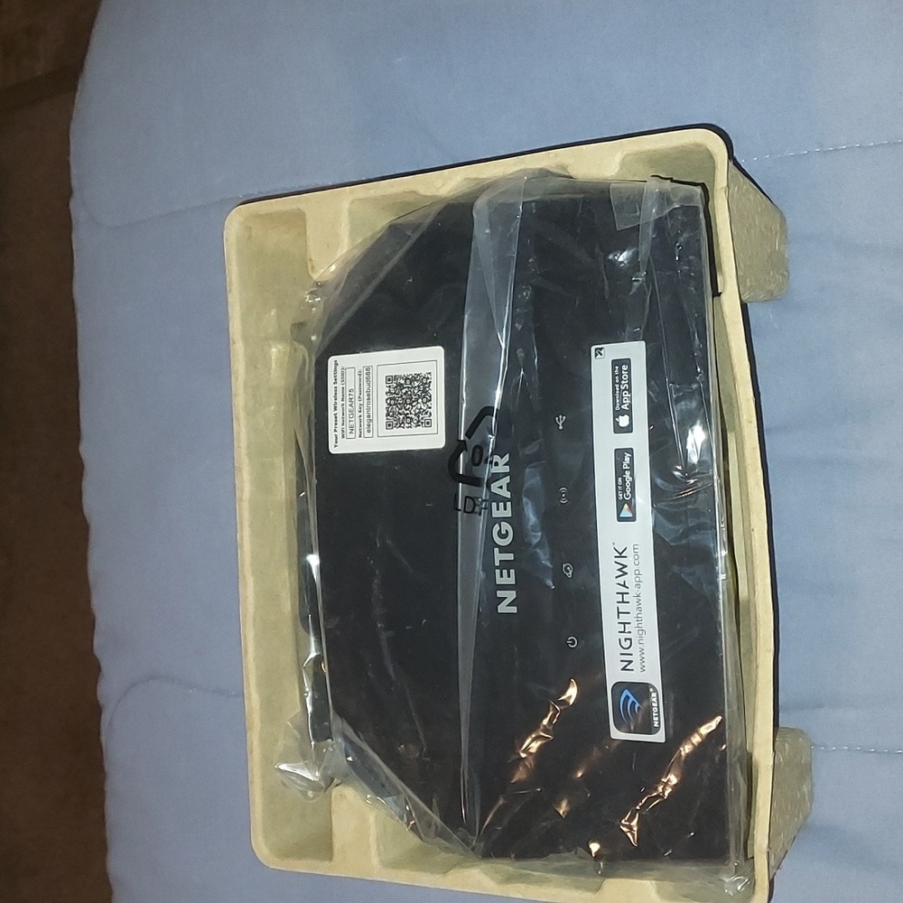 Netgear AC1600 WiFi Router - Picture 9 of 17